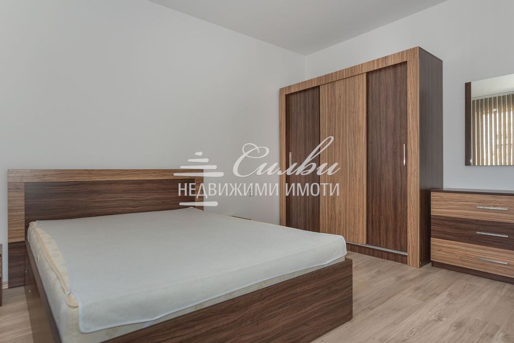 Дава се под наем Двустаен апартамент в Шумен, Център - 76 кв.м за 357 € - Снимка #6