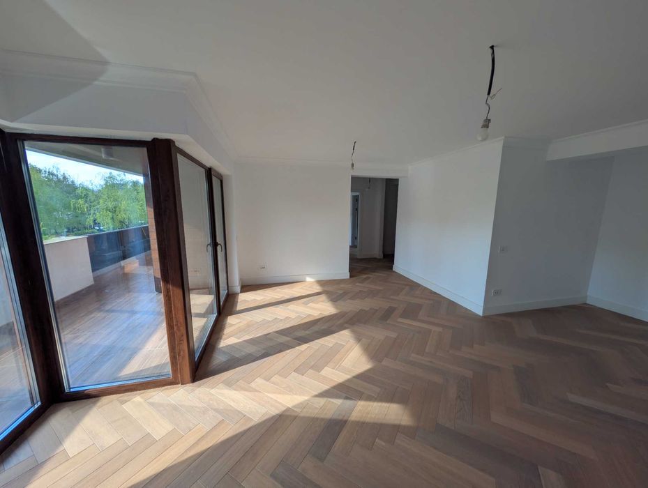 Proprietar | 2 camere. 71,8 mp utili + balcon 18,6 mp, 2 băi | parcare