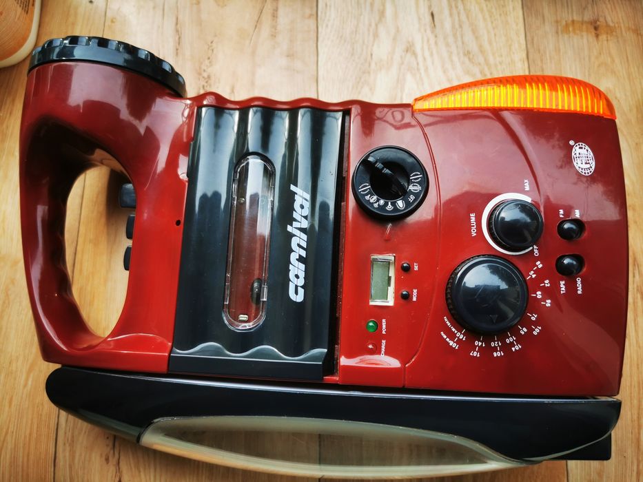 Radiocasetofon cu lanterna DEFECT / Radiocasetofon Solar VINTAGE