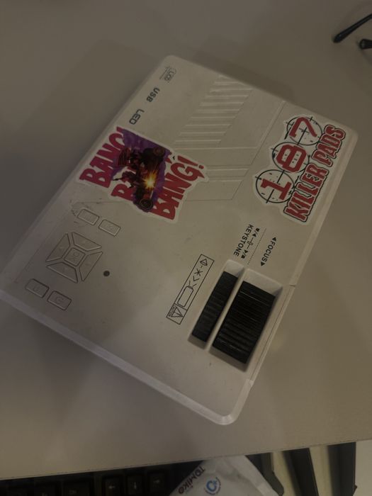 LED-проектор с наклейками