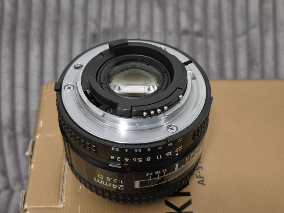 Nikon AF 24mm F2.8