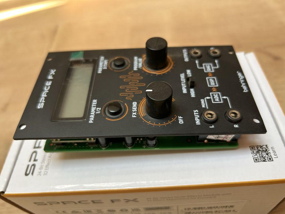 Behringer Space fx