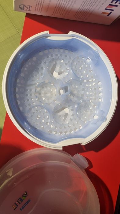 Стерилизатор за микровълнова PHILIPS AVENT с подарък 2 шишета и помпа