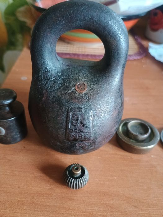 Весовая гиря 1906 года.Вес 3 фунта.