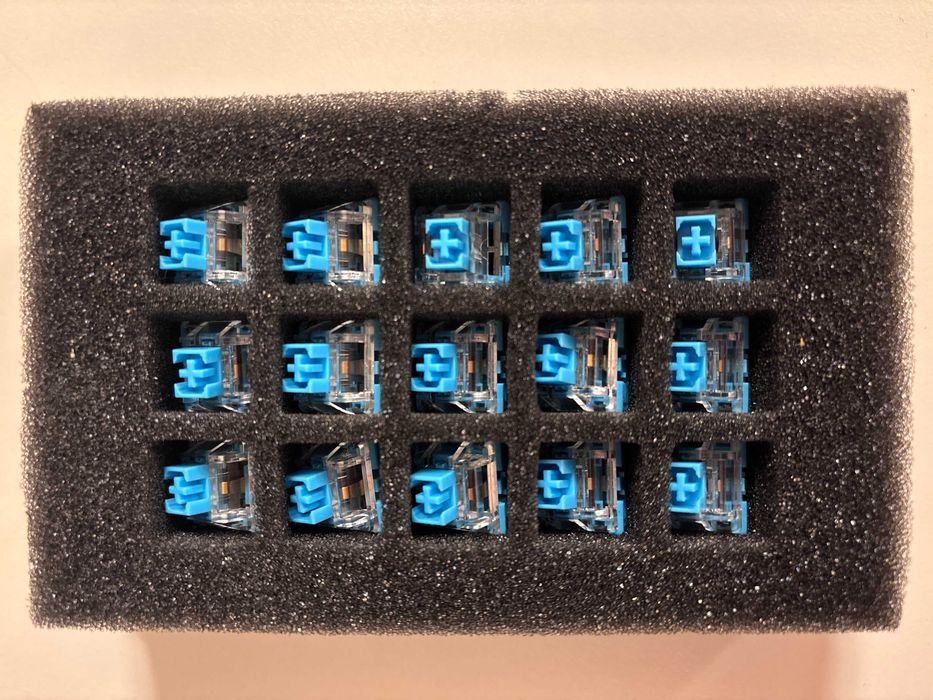 Complementary Haimu Ocean Blue Switches