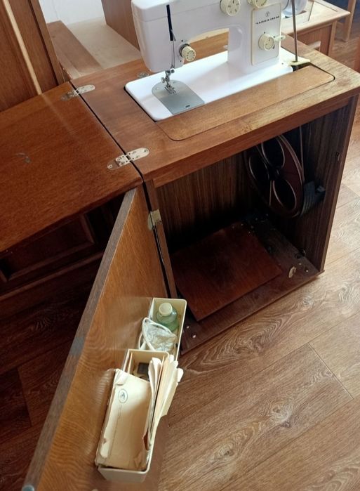 Швейная машинка с электро приводом