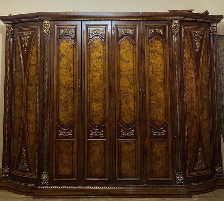 Спальный гарнитур