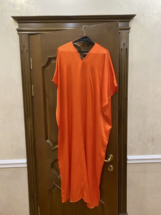 Платье Zara.20000 тенге