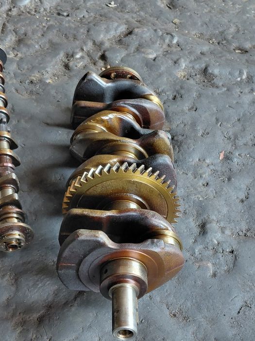 Каленвал тайота 2.4