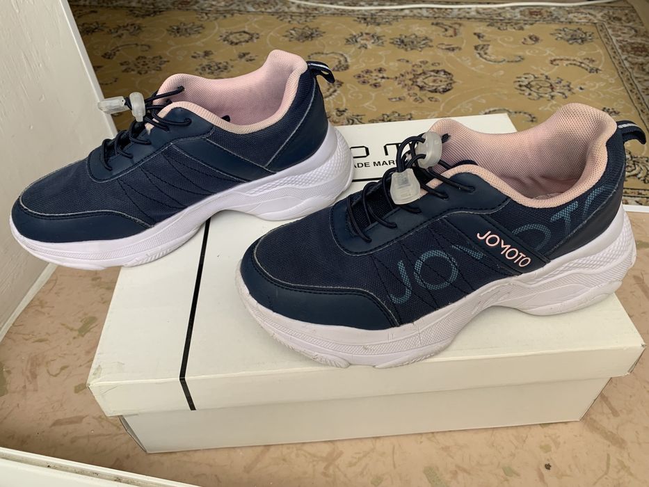 Кроссовки 36 разм