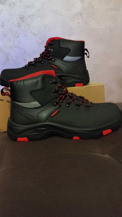 Работни обувки с бомбе