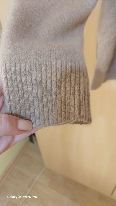 Пуловер от Weekend MaxMara. 100% кашмир. Размер S