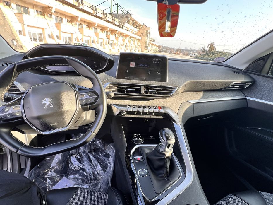 Peugeot 3008 1.2 benzina 130hp pret FIX