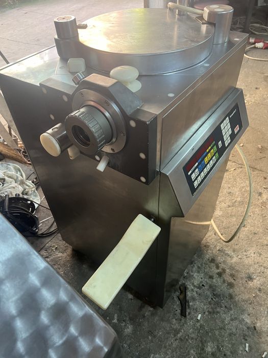 Vindem masini de tocat, malaxoare