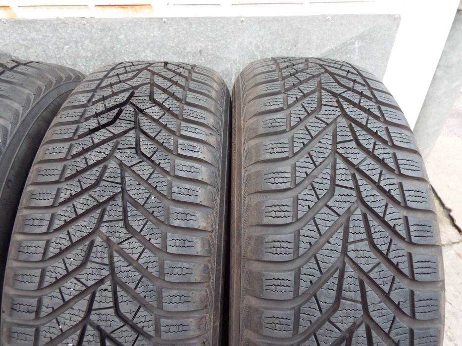 vand 4 anvelope de iarna 215/60/16 yokohama [aproape noi] pret 700r