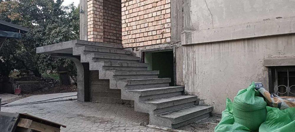 Лестница (Монолит Зина)