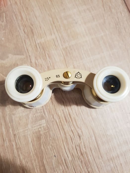 Vand schimb binoclu de operă teatru vechii vintage colectie