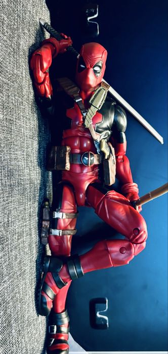 Deadpool 12 inch Marvel Legends figure