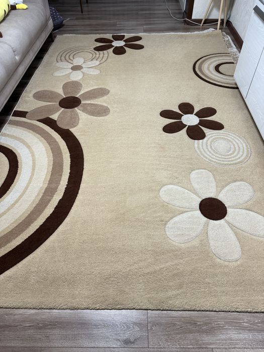 Продам  хороший  турецкий ковер 2*3м