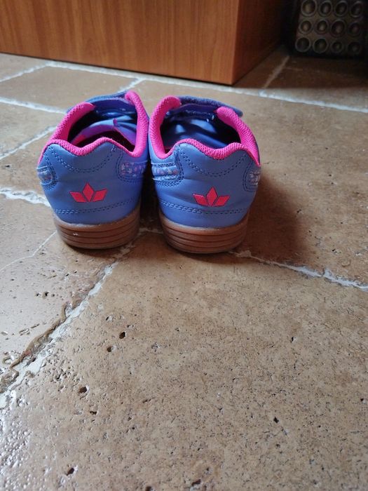 Маратонки за момиче