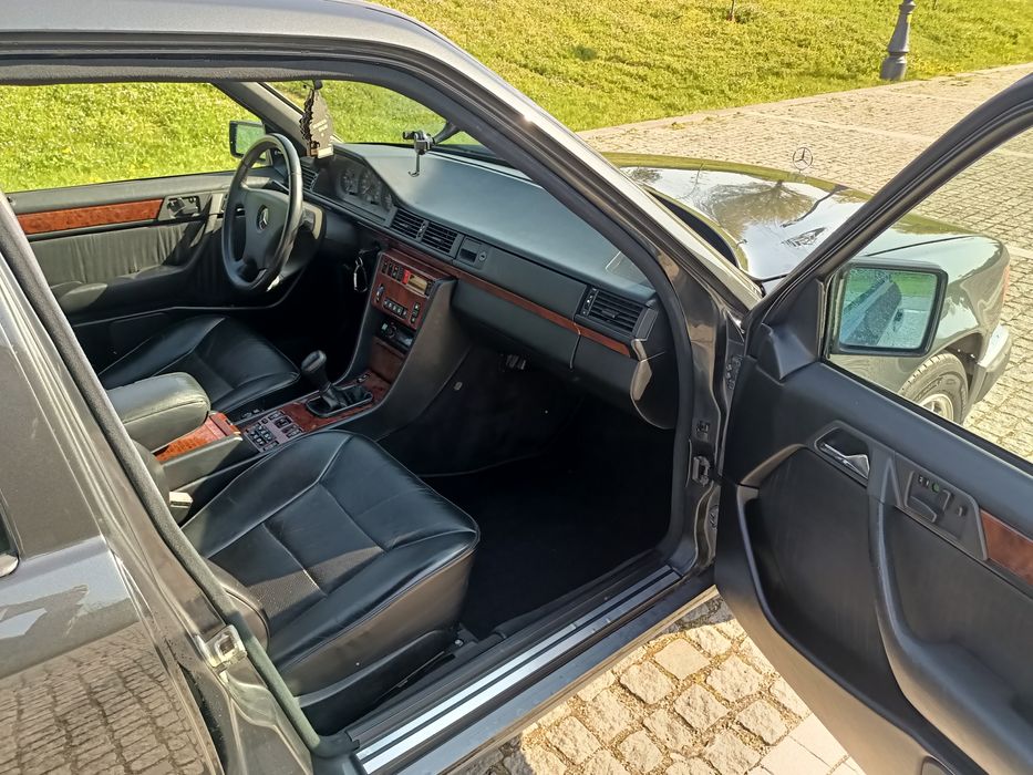 Mercedes-Benz W124 E300 v24 Getrag UNIC