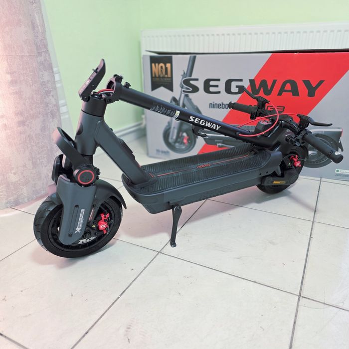 Vând trotinetă electrică Segway Ninebot Max G3