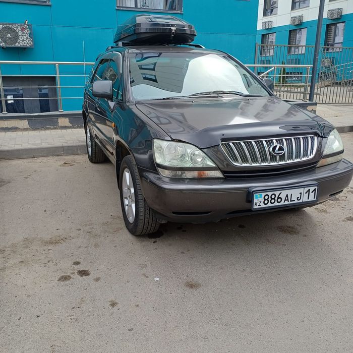Продаю авто машину Lexus Rx 300