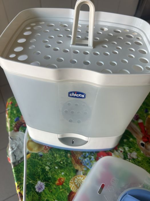 Sterilizator de biberoane