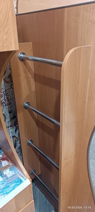 Продам двух ярусную кровать