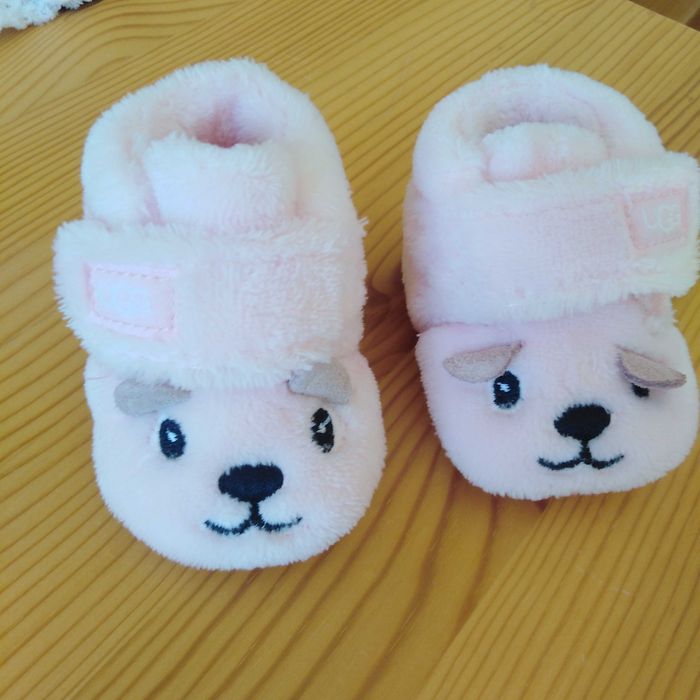 Ново! Бебешки пантофи UGG 0-6месеца (може и по договаряне)