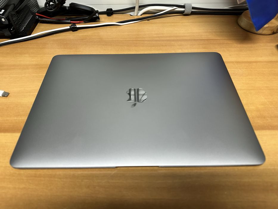 Macbook Air 13”, 2018, i5, 8gb ram, 128 Gb