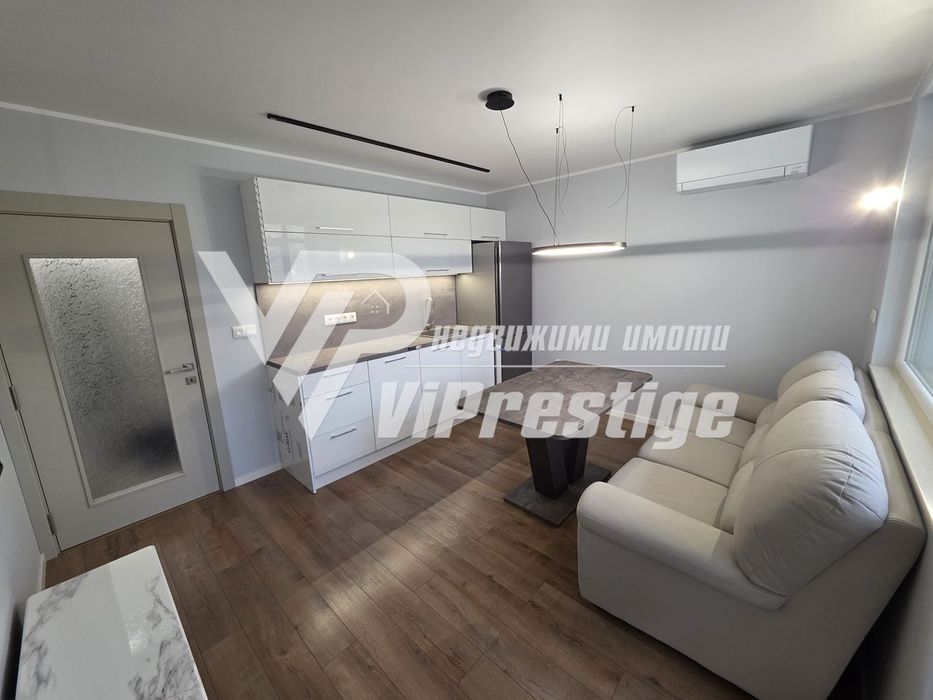 Продава се Тристаен апартамент в Пловдив, Христо Смирненски - 66 кв.м за 2697 €/кв.м - Снимка #3