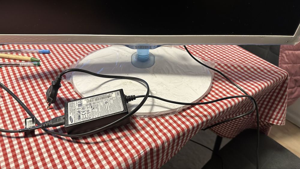 Samsung Tv+Monitor 24” Full HD