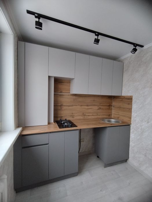 Продам 2 ух.комн кв в центре район Тайги