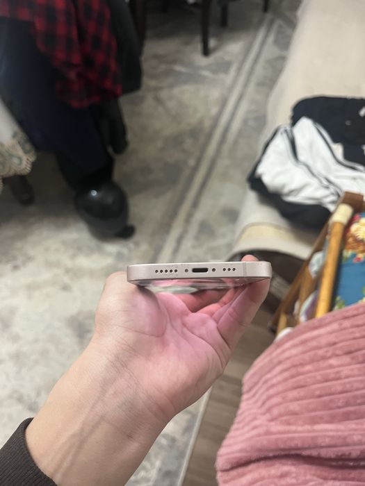 Продам  Айфон 13