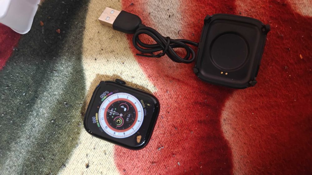 Ceas smartwatch