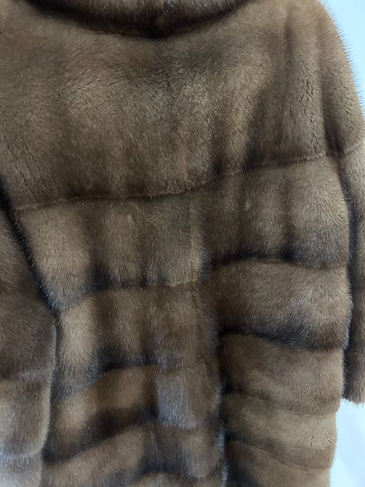 Норковая шуба, Греция