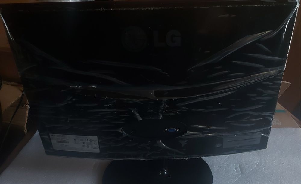 LG Flatron E2040S-PN led monitor