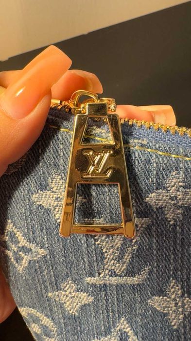сумка Louis Vuitton Hills Pochette Monogram