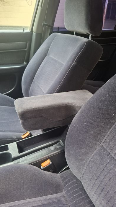 Подлокотник Audi 100 c4 a6