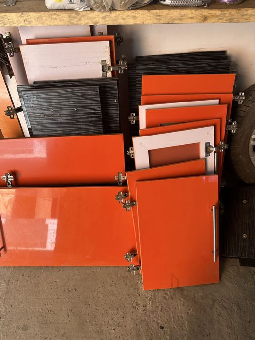 Сатылады кухнный гарнитурдың есіктері