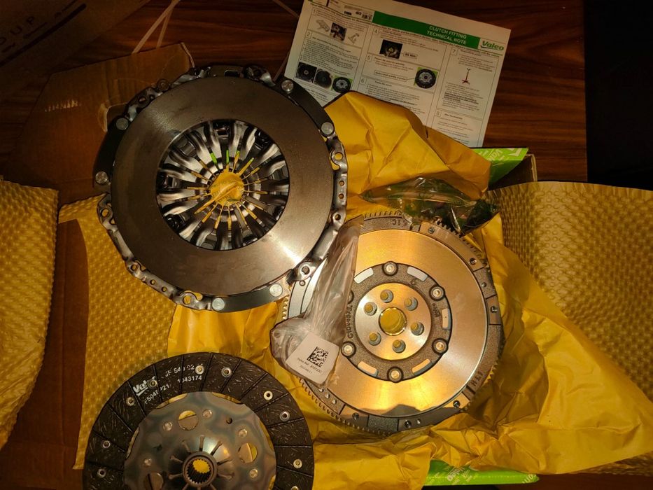 Ambreiaj cu volanta masa dubla Tiguan Passat B6 Golf 5/6  2.0 837342