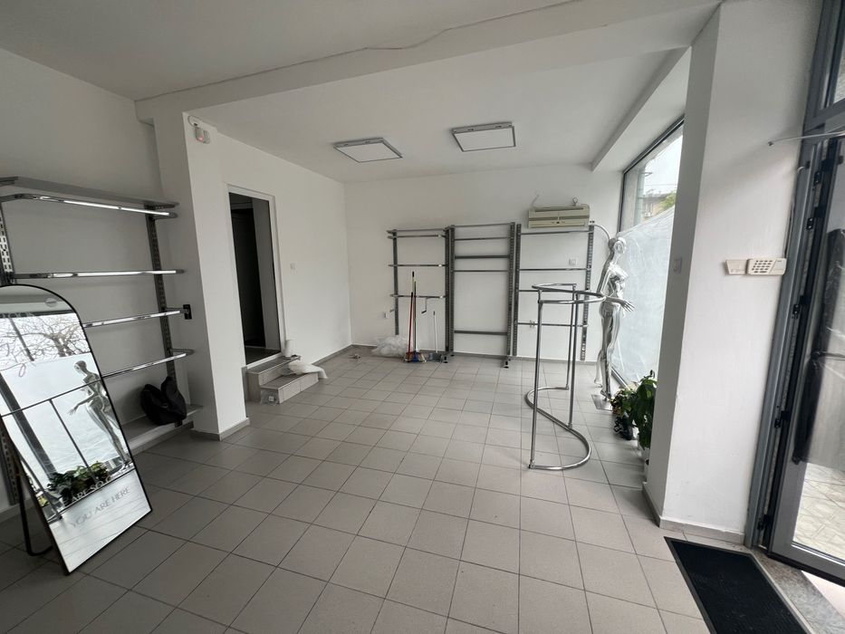 Оборудване за магазин, щендери, стелажи, луксозни дамски манекени, детски манекени