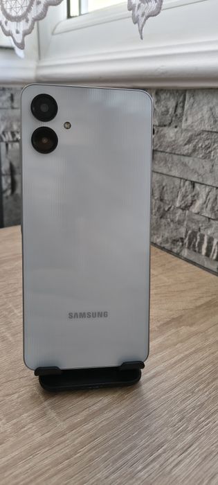 Vând Samsung a06 impecabil