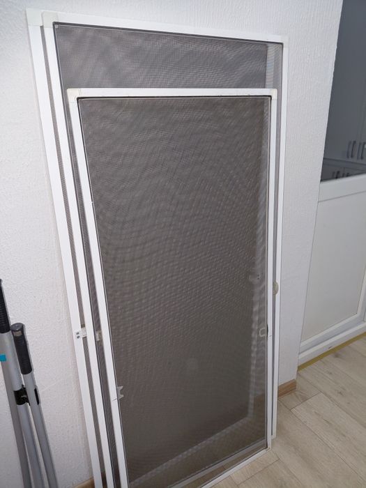 Продам маскитные сетки 5шт