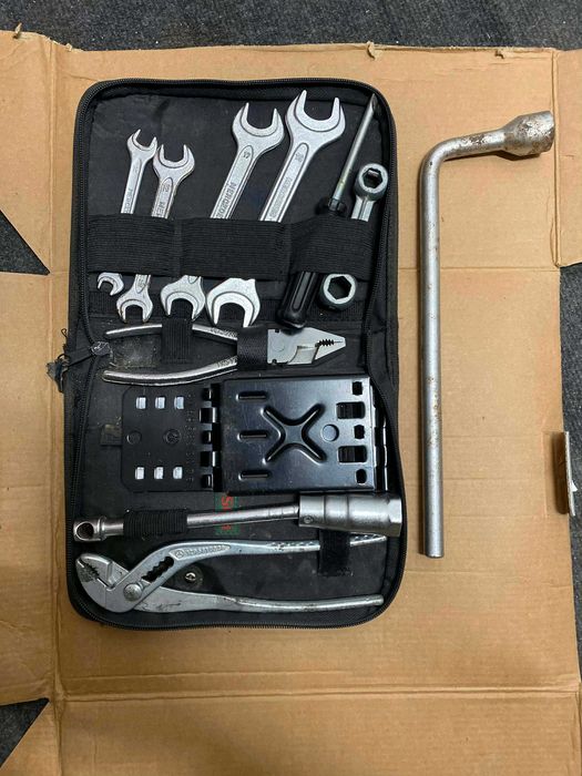 Комплект инструменти - Mercedes-Benz