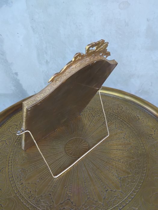 Superbă oglindă veche cu rama din bronz.