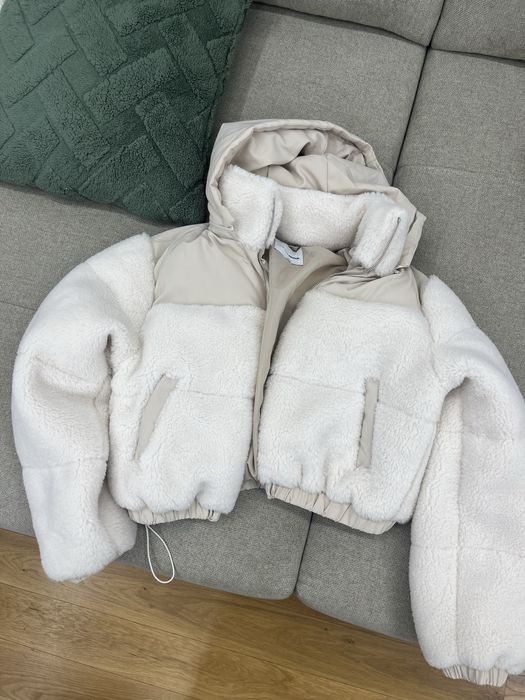 Бежово пухено яке