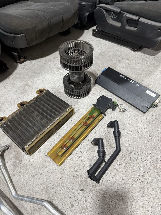 Запчасти от климат контроля на BMW e34