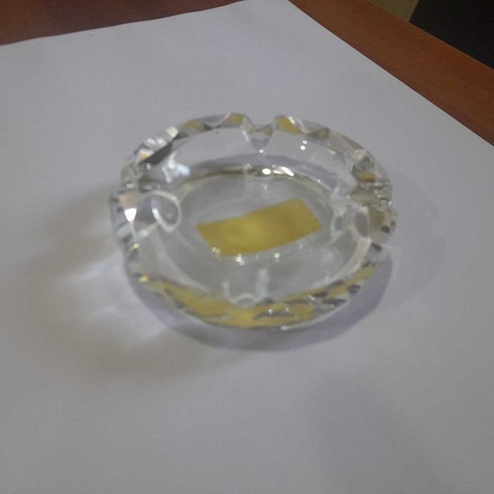 Продается пепельница хрустальная